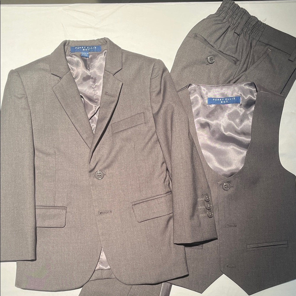 Perry Ellis Boys Classic Gray Suit Ensemble